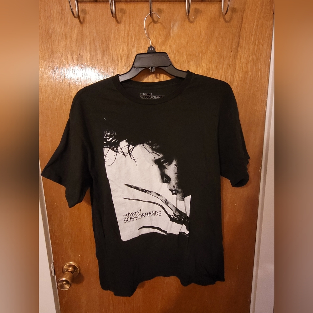Edward Scissorhands Black and White poster shirt Hot Topic 2023